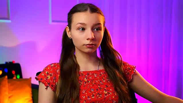 JulieDaniel online show from February 6, 4:17 am