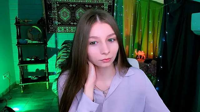 JulieDaniel online show from May 13, 4:43 am