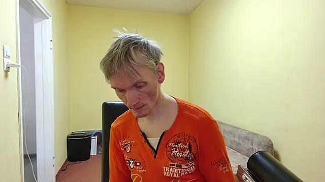 Snapshot of k74robert chatting on February 27, 10:15 am k74robert online show from February 27, 10:15 am