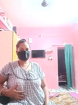 Snapshot of biggbobbsgirl chatting on October 8, 6:27 pm biggbobbsgirl online show from October 8, 6:27 pm