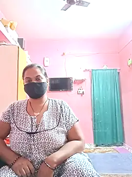 Snapshot of biggbobbsgirl chatting on November 18, 6:23 pm biggbobbsgirl online show from November 18, 6:23 pm