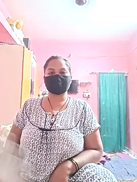 Snapshot of biggbobbsgirl chatting on November 23, 8:19 pm biggbobbsgirl online show from November 23, 8:19 pm