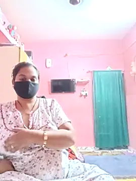 Snapshot of biggbobbsgirl chatting on December 5, 6:15 pm biggbobbsgirl online show from December 5, 6:15 pm