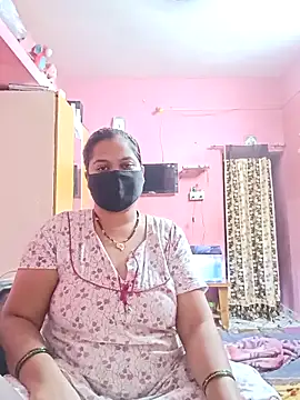 Snapshot of biggbobbsgirl chatting on January 6, 6:11 pm biggbobbsgirl online show from January 6, 6:11 pm