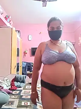 Snapshot of biggbobbsgirl chatting on January 7, 6:10 pm biggbobbsgirl online show from January 7, 6:10 pm