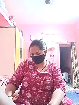 Snapshot of biggbobbsgirl chatting on January 18, 6:34 pm biggbobbsgirl online show from January 18, 6:34 pm