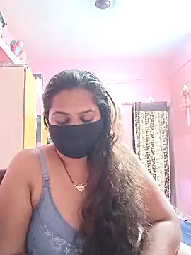 Snapshot of biggbobbsgirl chatting on February 8, 6:11 pm biggbobbsgirl online show from February 8, 6:11 pm