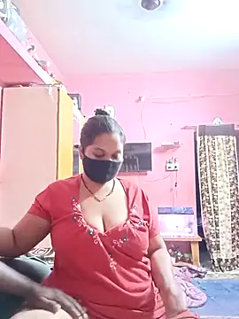 Snapshot of biggbobbsgirl chatting on February 19, 6:26 pm biggbobbsgirl online show from February 19, 6:26 pm