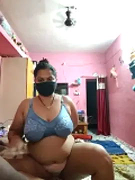 biggbobbsgirl online show from April 3, 2:31 am