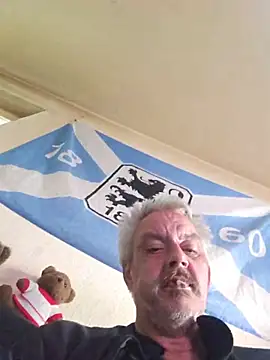 Snapshot of Fonse1860 chatting on May 18, 7:03 am Fonse1860 online show from May 18, 7:03 am