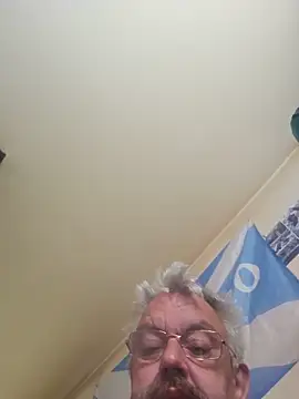 Snapshot of Fonse1860 chatting on May 21, 7:04 am Fonse1860 online show from May 21, 7:04 am