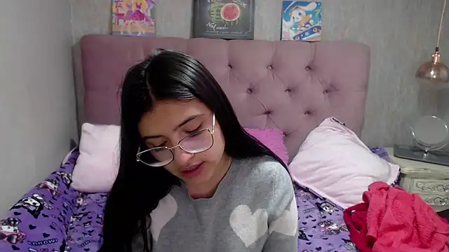 laurenelove online show from September 12, 2:44 am
