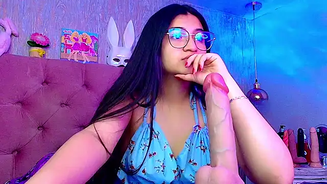 laurenelove online show from December 22, 3:47 am