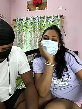 Snapshot of Lovlycouple1 chatting on October 10, 6:34 am Lovlycouple1 online show from October 10, 6:34 am