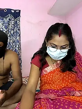 Snapshot of Lovlycouple1 chatting on October 22, 5:13 pm Lovlycouple1 online show from October 22, 5:13 pm