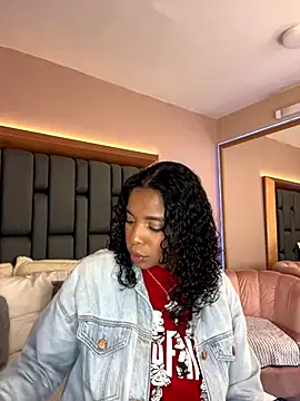 Snapshot of LisaMendez chatting on September 18, 3:41 am LisaMendez online show from September 18, 3:41 am