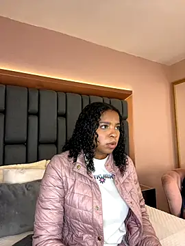 Snapshot of LisaMendez chatting on September 26, 3:43 am LisaMendez online show from September 26, 3:43 am