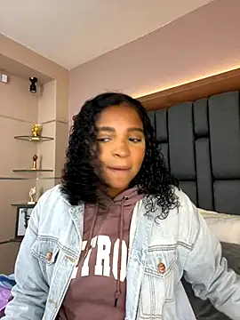 Snapshot of LisaMendez chatting on October 1, 3:56 am LisaMendez online show from October 1, 3:56 am