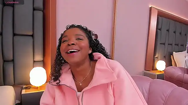 LisaMendez online show from February 24, 4:21 am