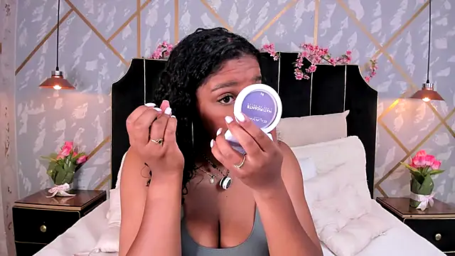 LisaMendez online show from May 5, 3:47 am