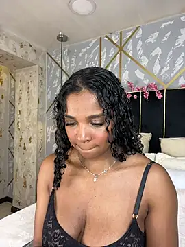 LisaMendez online show from May 7, 11:10 pm