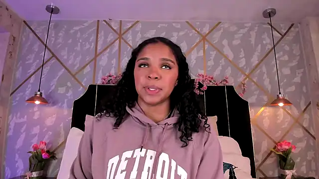 LisaMendez online show from May 9, 3:56 am