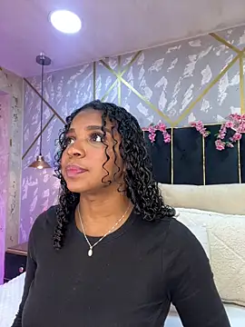 LisaMendez online show from May 17, 4:10 am