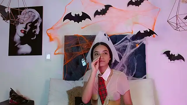 Snapshot of Lilith_Nocturne chatting on October 27, 7:18 pm Lilith Nocturne online show from October 27, 7:18 pm