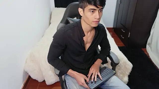 stylish men online show from October 21, 1:34 pm