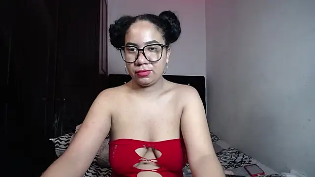 Snapshot of Kristynsmith chatting on September 12, 3:39 am Kristynsmith online show from September 12, 3:39 am