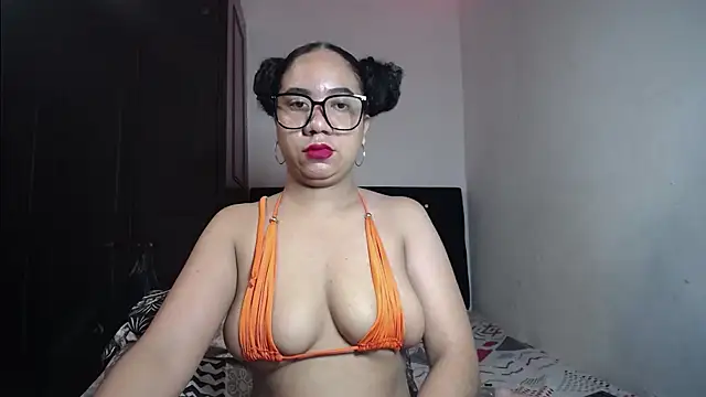 Snapshot of Kristynsmith chatting on September 13, 10:31 pm Kristynsmith online show from September 13, 10:31 pm