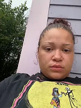 thatgurlred online show from September 28, 11:32 pm