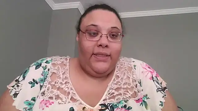 Snapshot of SexyBBW10790 chatting on April 4, 2:03 pm SexyBBW10790 online show from April 4, 2:03 pm