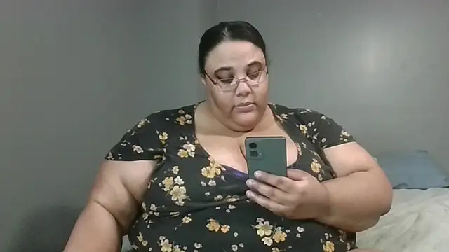 Snapshot of SexyBBW10790 chatting on May 6, 2:08 am SexyBBW10790 online show from May 6, 2:08 am