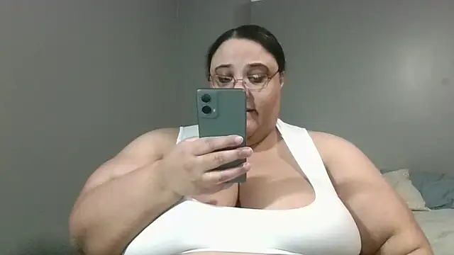 Snapshot of SexyBBW10790 chatting on May 7, 2:17 am SexyBBW10790 online show from May 7, 2:17 am