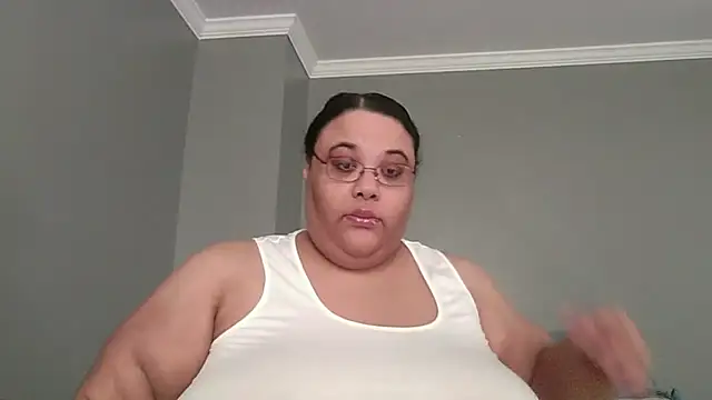 Snapshot of SexyBBW10790 chatting on May 8, 2:00 pm SexyBBW10790 online show from May 8, 2:00 pm