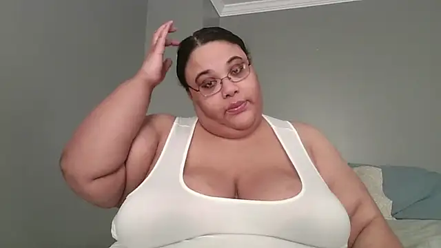 Snapshot of SexyBBW10790 chatting on May 16, 2:05 pm SexyBBW10790 online show from May 16, 2:05 pm