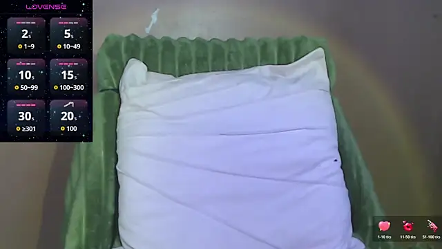 Snapshot of skinny_gracie chatting on February 23, 11:02 pm skinny gracie online show from February 23, 11:02 pm