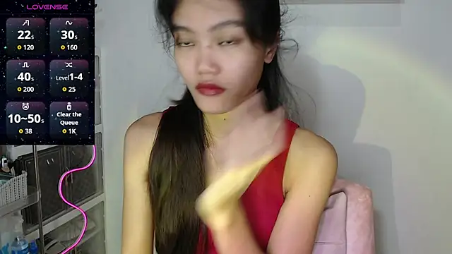 Snapshot of skinny_gracie chatting on March 25, 5:41 pm skinny gracie online show from March 25, 5:41 pm