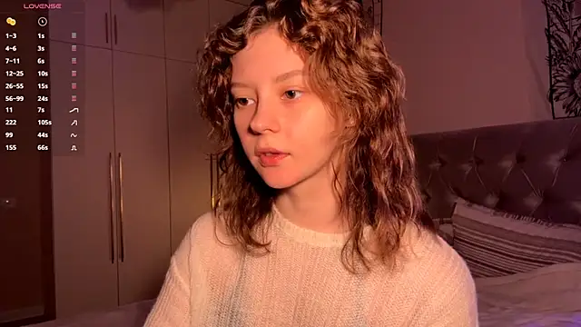 Snapshot of IrisPurrphy chatting on October 26, 5:19 pm IrisPurrphy online show from October 26, 5:19 pm