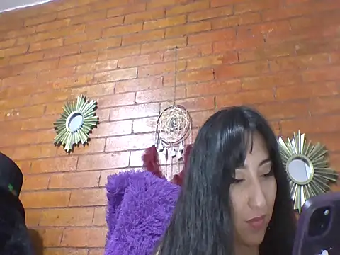 a miss online show from November 19, 9:15 pm