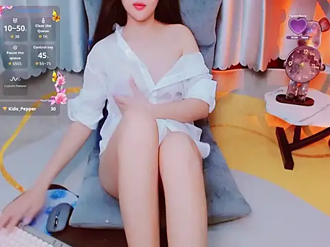 Snapshot of girlsweets2277 chatting on September 27, 2:33 pm girlsweets2277 online show from September 27, 2:33 pm