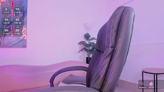 yasmin elite online show from March 11, 10:10 am