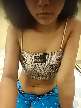 Snapshot of Snaya-baby chatting on April 4, 5:38 am Snaya-baby online show from April 4, 5:38 am