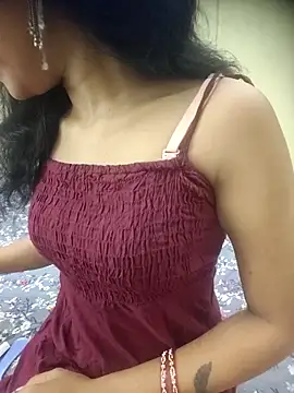 Snapshot of Snaya-baby chatting on April 25, 8:17 am Snaya-baby online show from April 25, 8:17 am