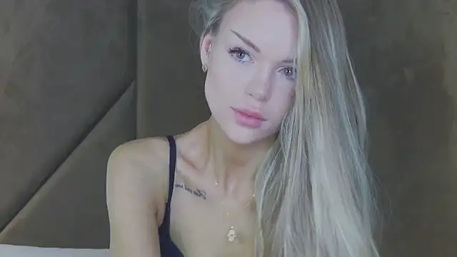 MarilynNova online show from May 17, 4:32 am