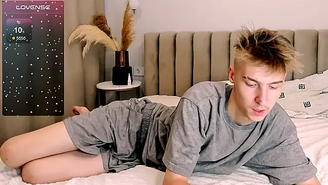 MrSexyCum4U online show from October 10, 11:04 pm