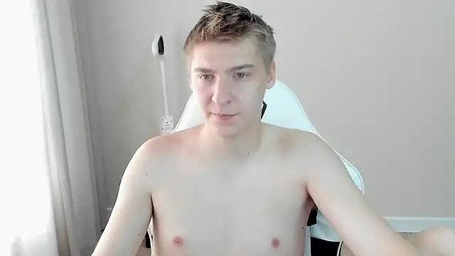 Snapshot of MrSexyCum4U chatting on July 30, 1:32 pm MrSexyCum4U online show from July 30, 1:32 pm