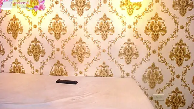 EMILYY WALKER online show from October 1, 12:11 pm