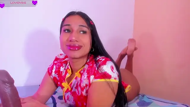 Snapshot of EMILYY_WALKER chatting on February 14, 12:35 pm EMILYY WALKER online show from February 14, 12:35 pm